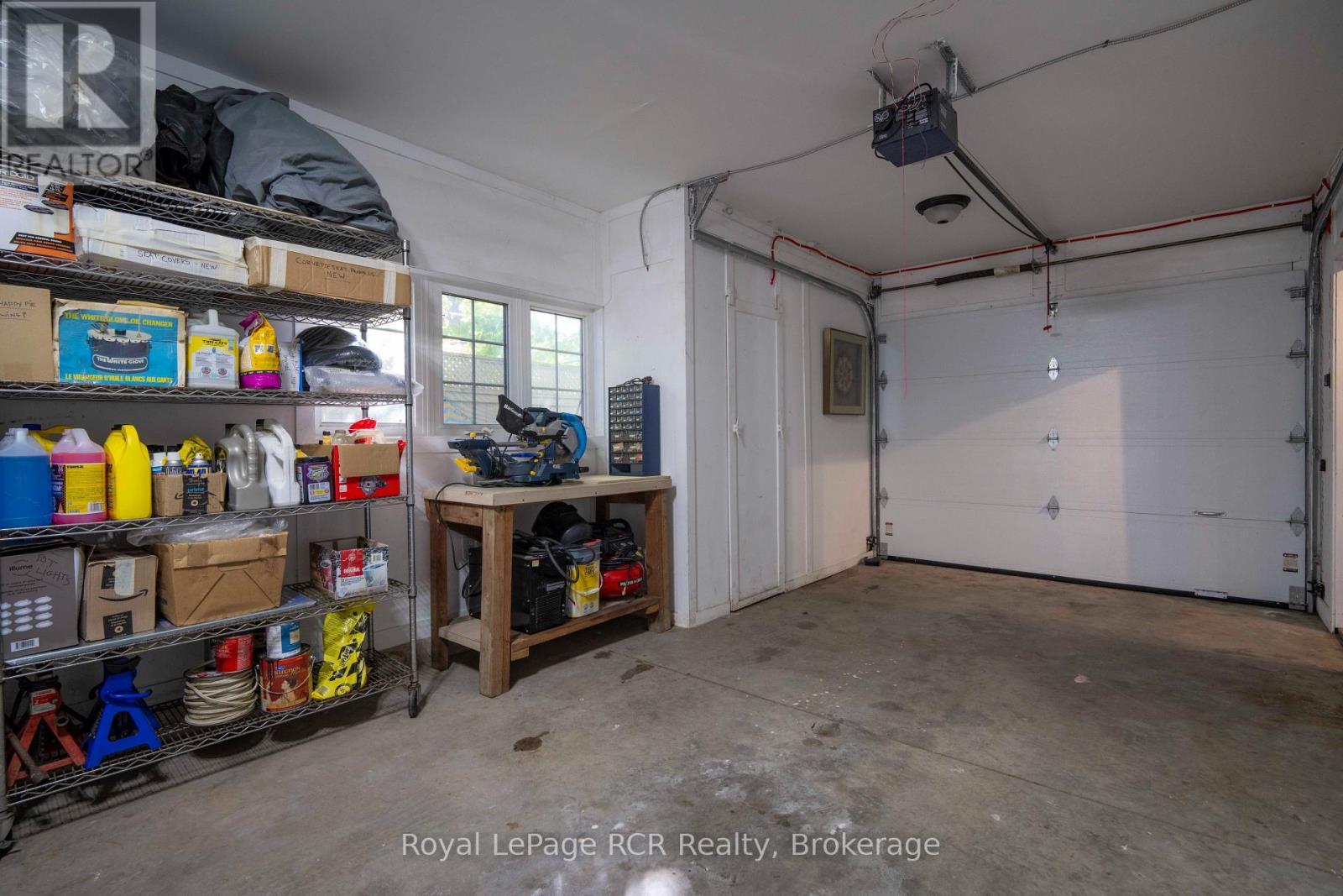 1069 4Th Avenue W, Owen Sound, ON - Indoor Photo Showing Garage