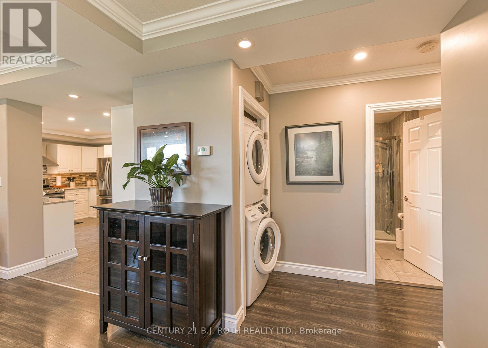 16 First Street, Orillia, ON - Indoor