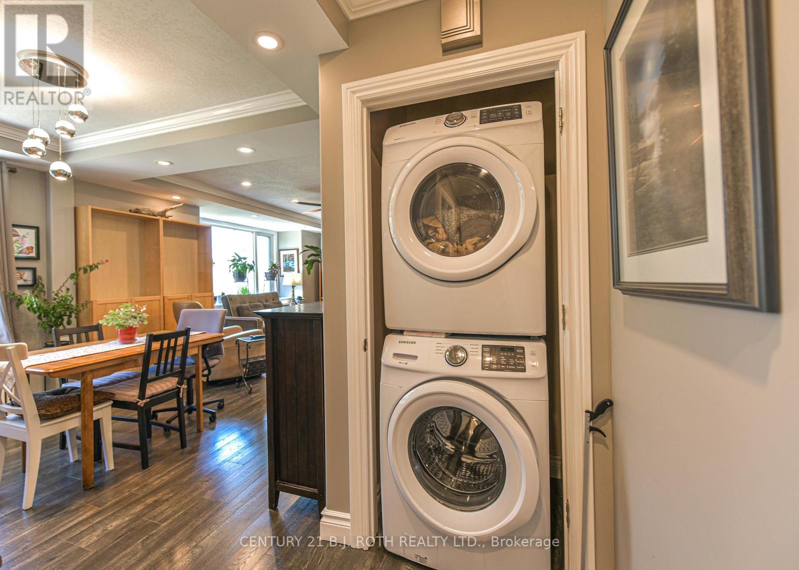 16 First Street, Orillia, ON - Indoor Photo Showing Laundry Room