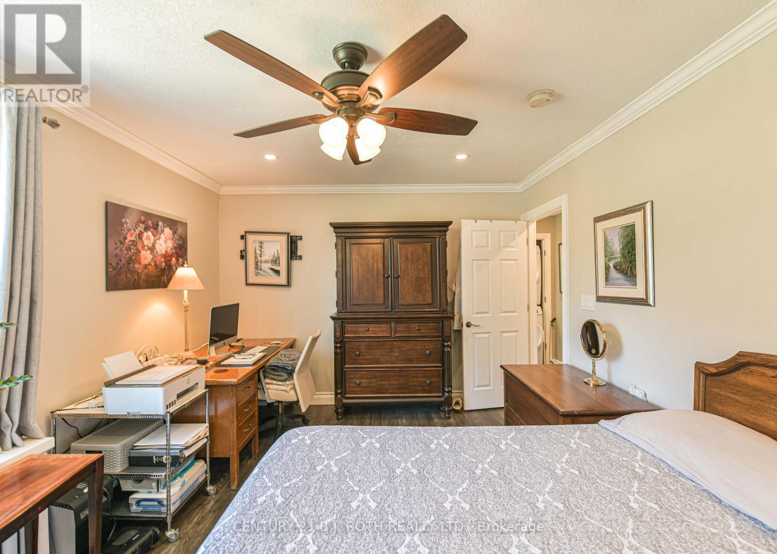 16 First Street, Orillia, ON - Indoor Photo Showing Bedroom