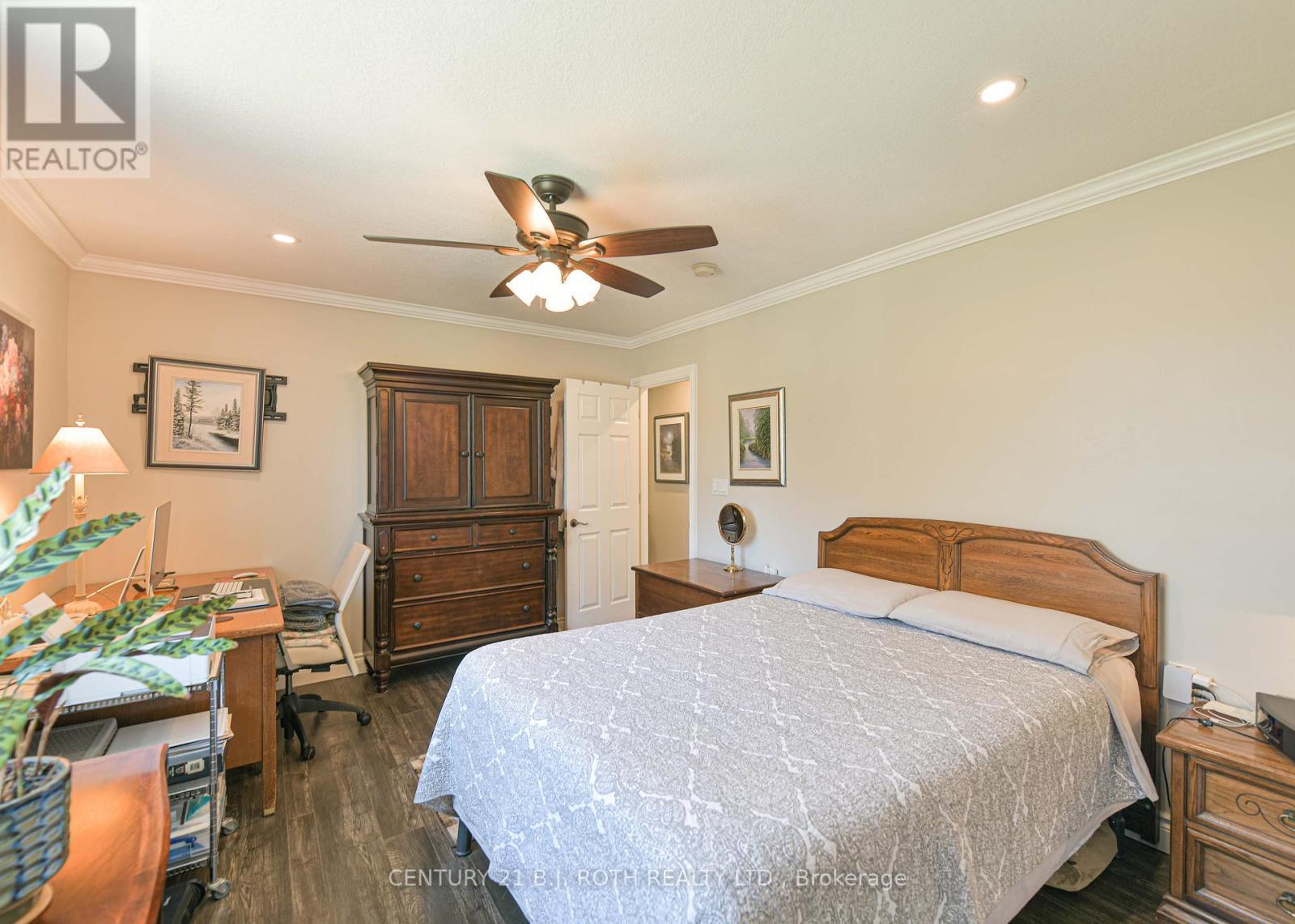 16 First Street, Orillia, ON - Indoor Photo Showing Bedroom