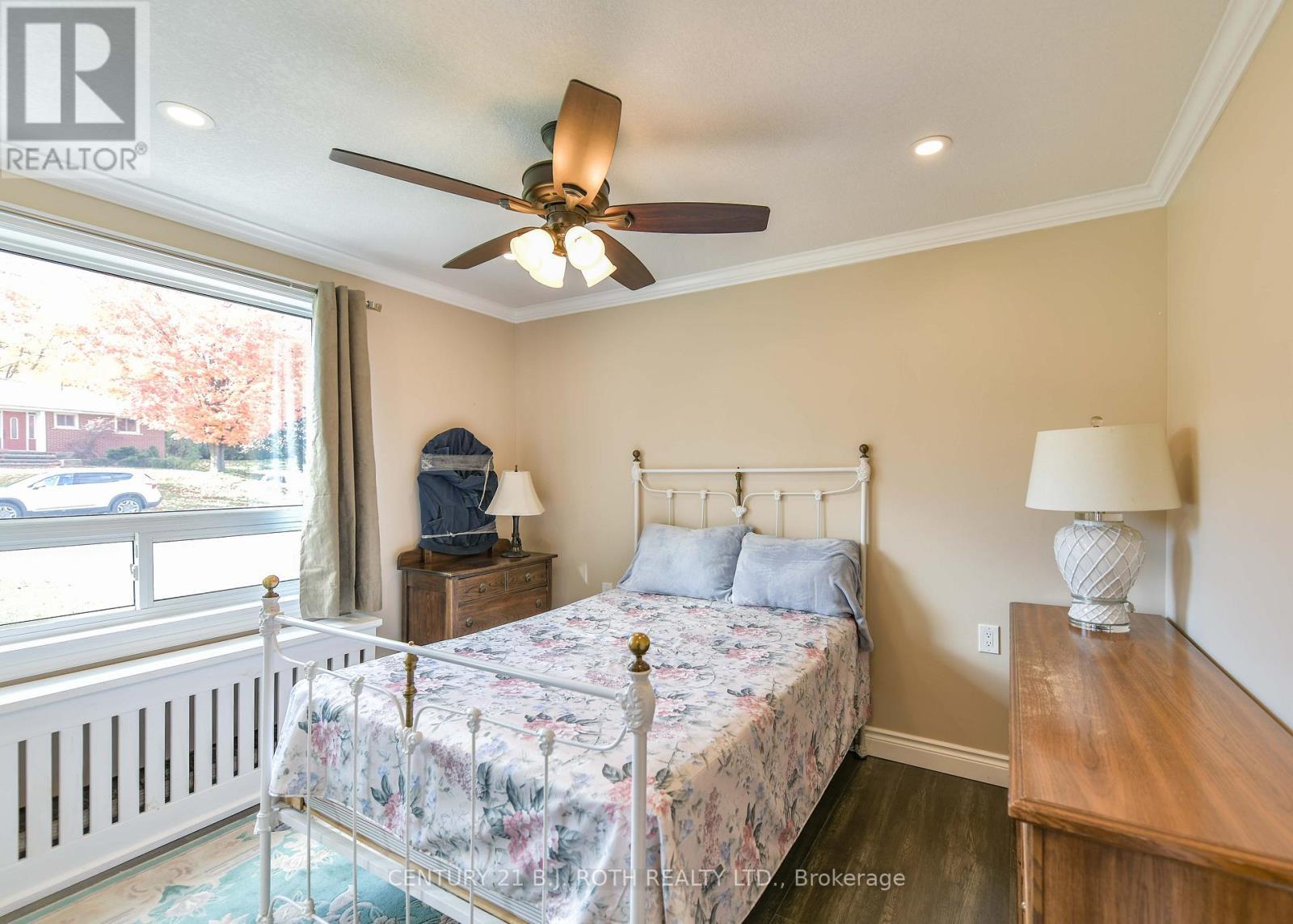 16 First Street, Orillia, ON - Indoor Photo Showing Bedroom