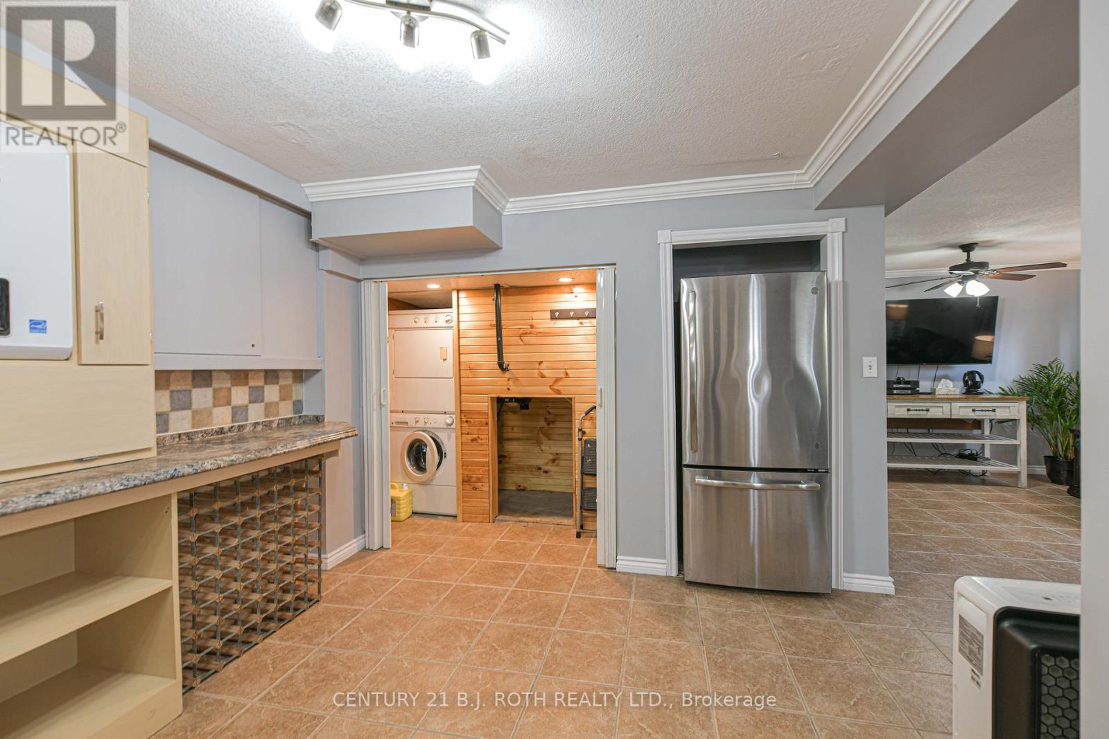 16 First Street, Orillia, ON - Indoor Photo Showing Other Room