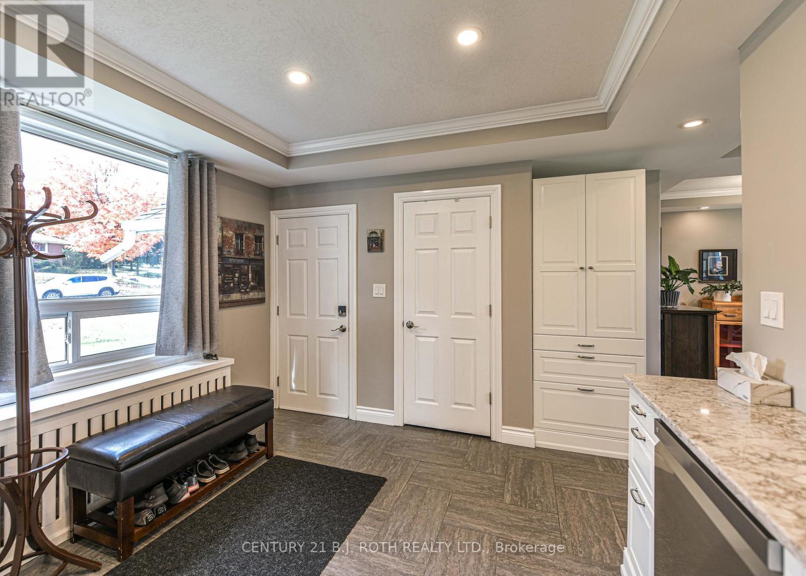 16 First Street, Orillia, ON - Indoor