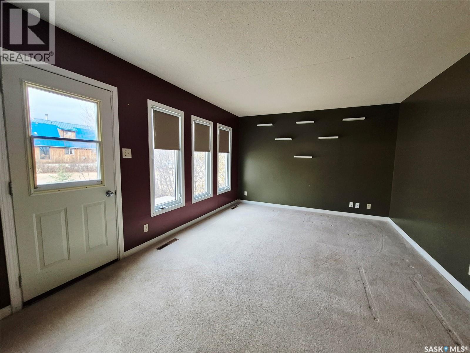 111 Alfred Street, Kyle, SK - Indoor Photo Showing Other Room