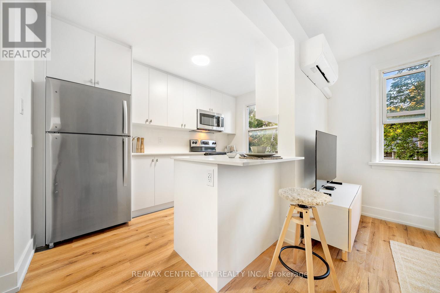 16 - 232 Elm Street, St. Thomas, ON - Indoor Photo Showing Kitchen