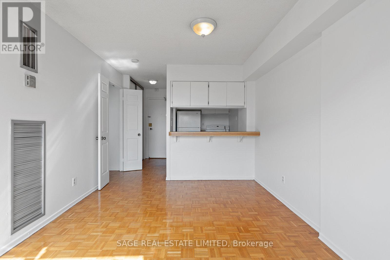 714 - 80 St. Patrick Street, Toronto, ON - Indoor