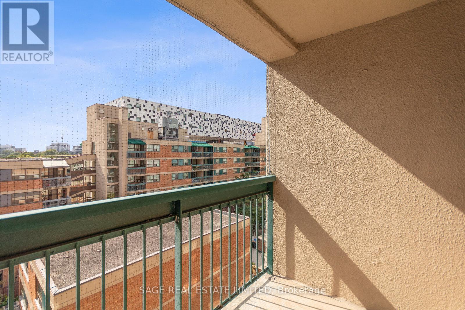 714 - 80 St. Patrick Street, Toronto, ON - Outdoor With Exterior