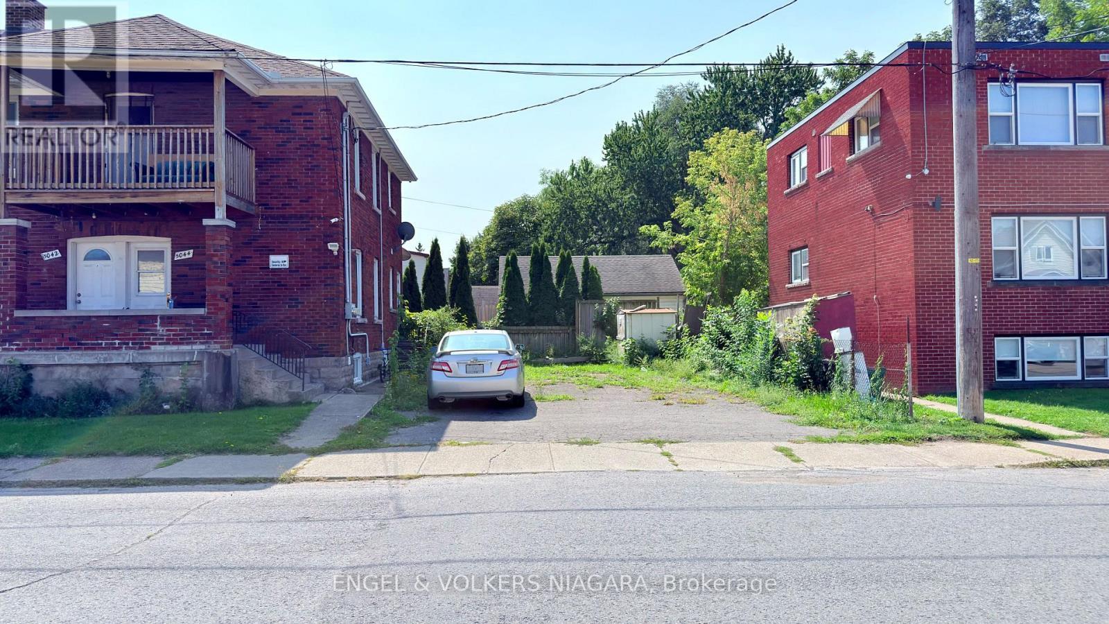 5038 Huron Street, Niagara Falls (Cherrywood), ON - Outdoor