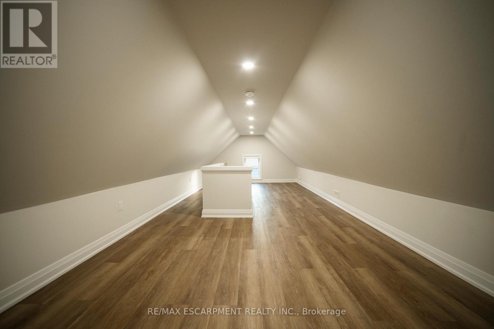 1 - 265 Robert Street, Hamilton, ON - Indoor Photo Showing Other Room