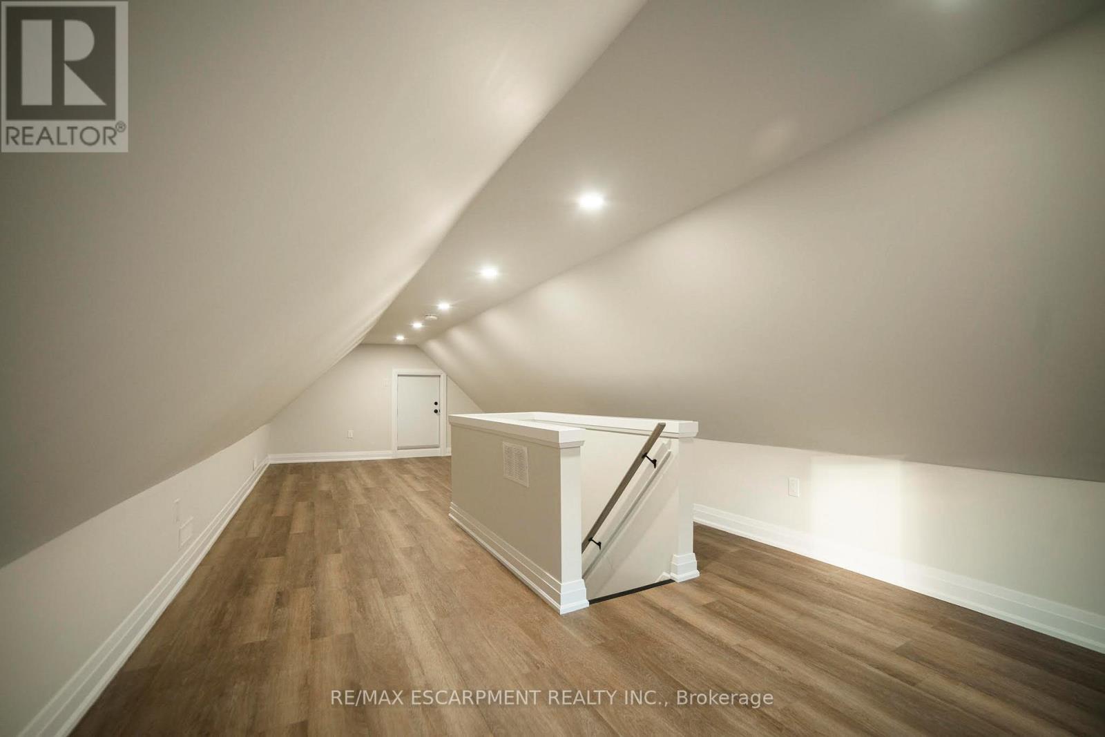 1 - 265 Robert Street, Hamilton, ON - Indoor Photo Showing Other Room