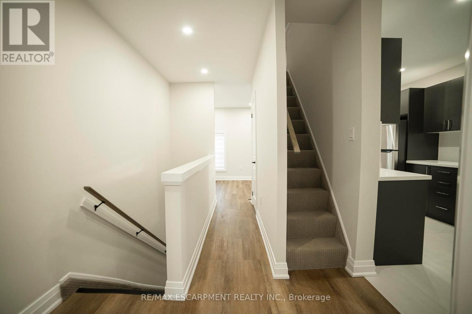 1 - 265 Robert Street, Hamilton, ON - Indoor Photo Showing Other Room