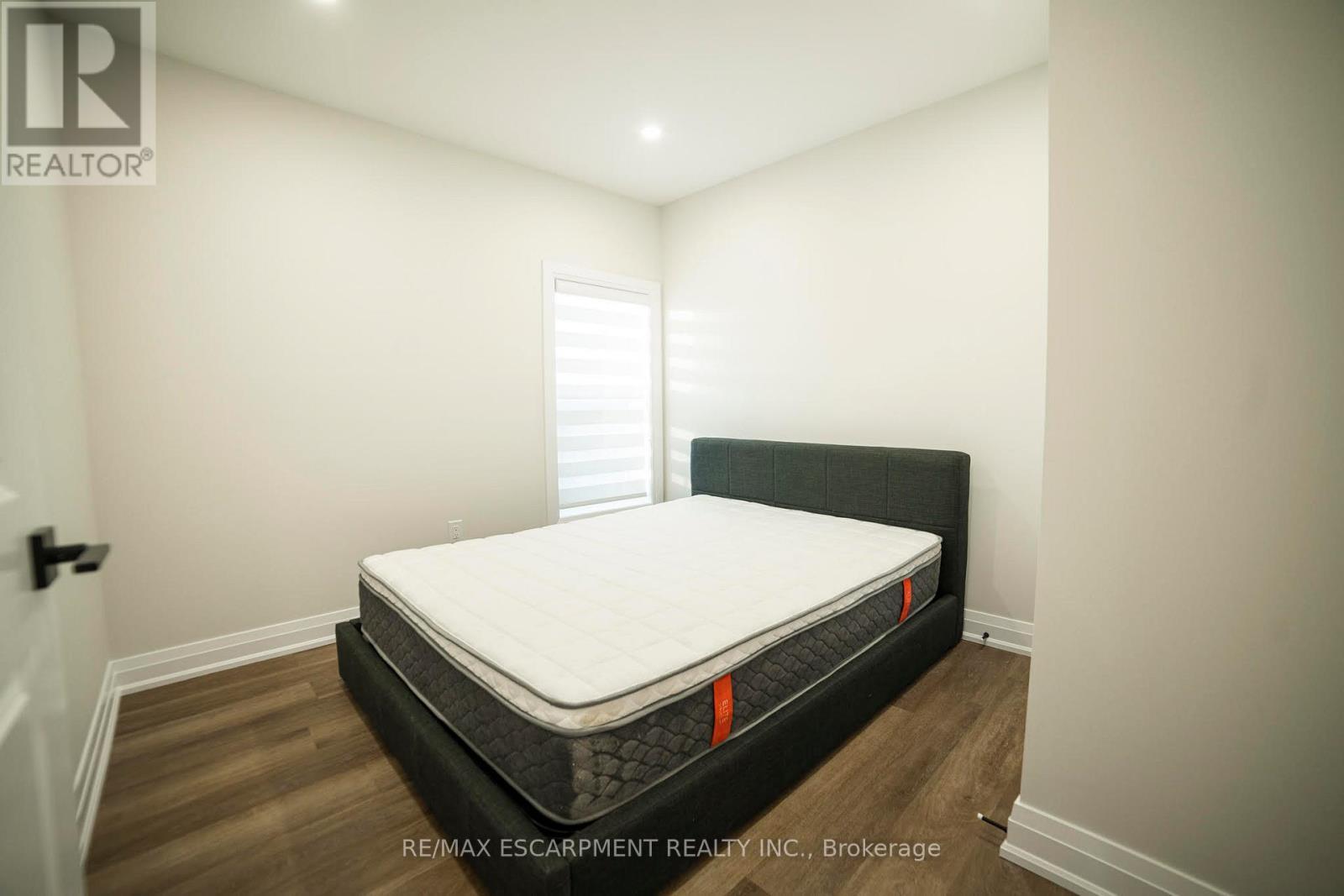 1 - 265 Robert Street, Hamilton, ON - Indoor Photo Showing Bedroom