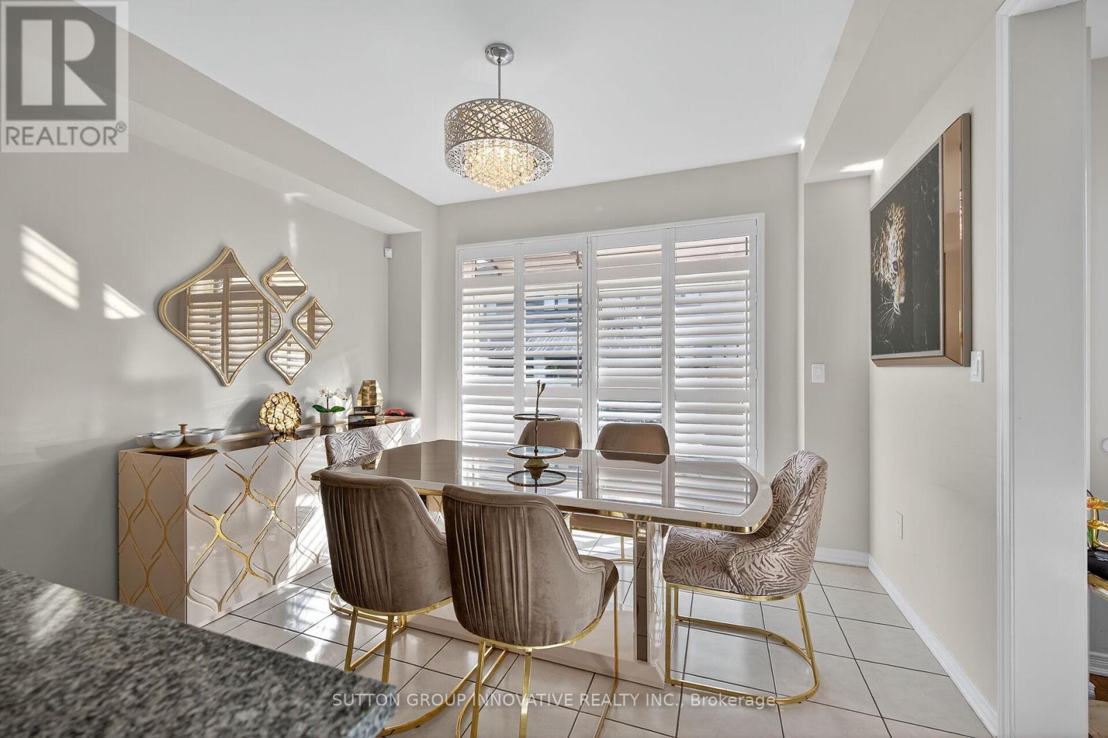 18 Lise Lane, Haldimand, ON - Indoor Photo Showing Dining Room