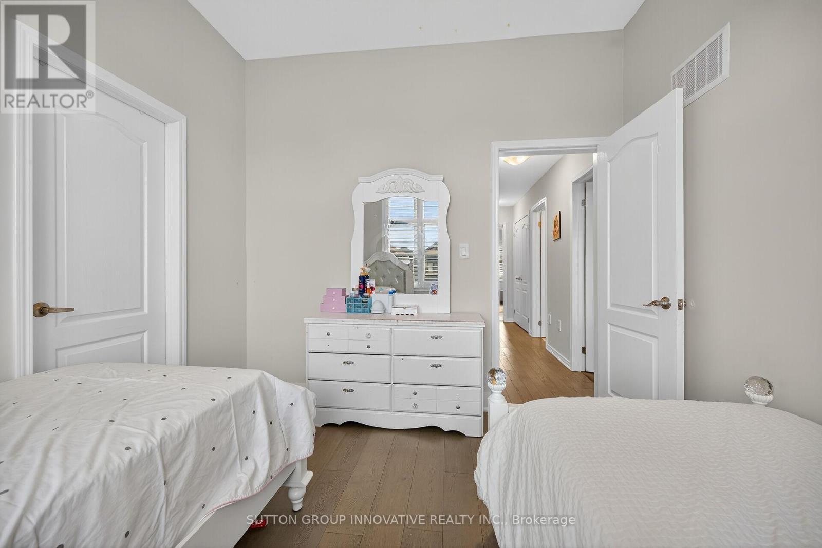 18 Lise Lane, Haldimand, ON - Indoor Photo Showing Bedroom