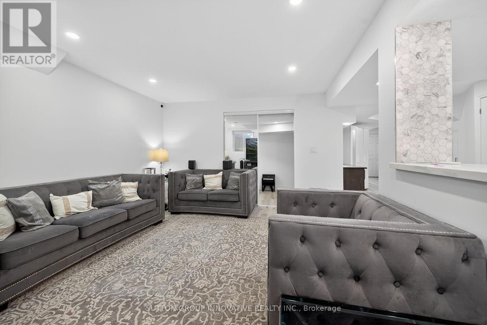 18 Lise Lane, Haldimand, ON - Indoor Photo Showing Other Room