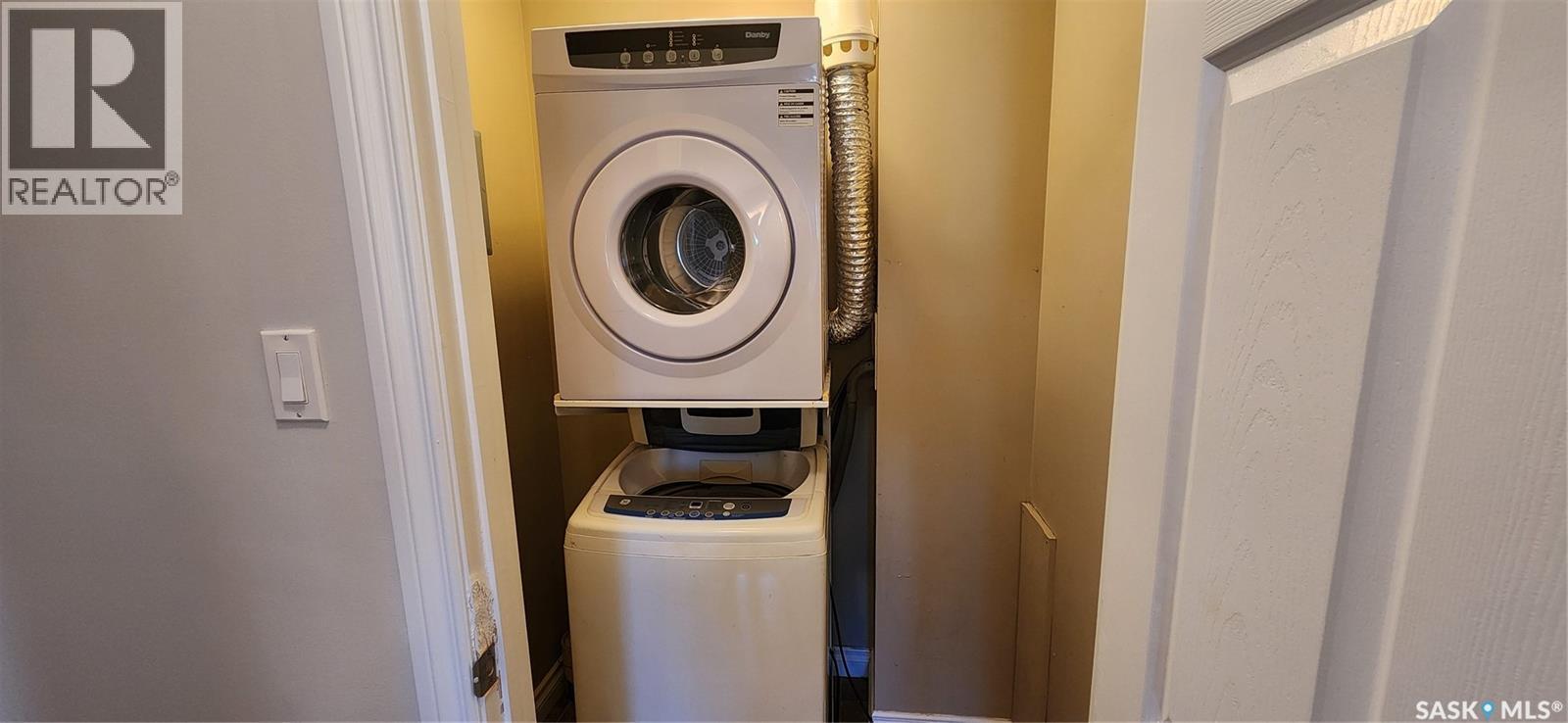 10 115 Acadia Drive, Saskatoon, SK - Indoor Photo Showing Laundry Room