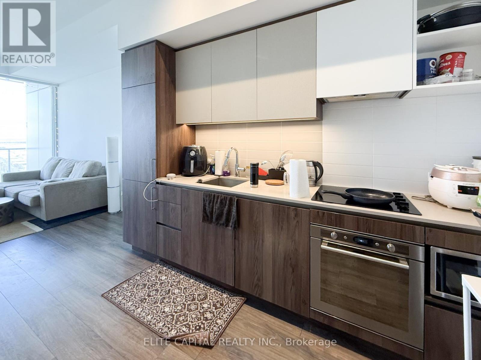 3007 - 7890 Jane Street, Vaughan, ON - Indoor Photo Showing Kitchen