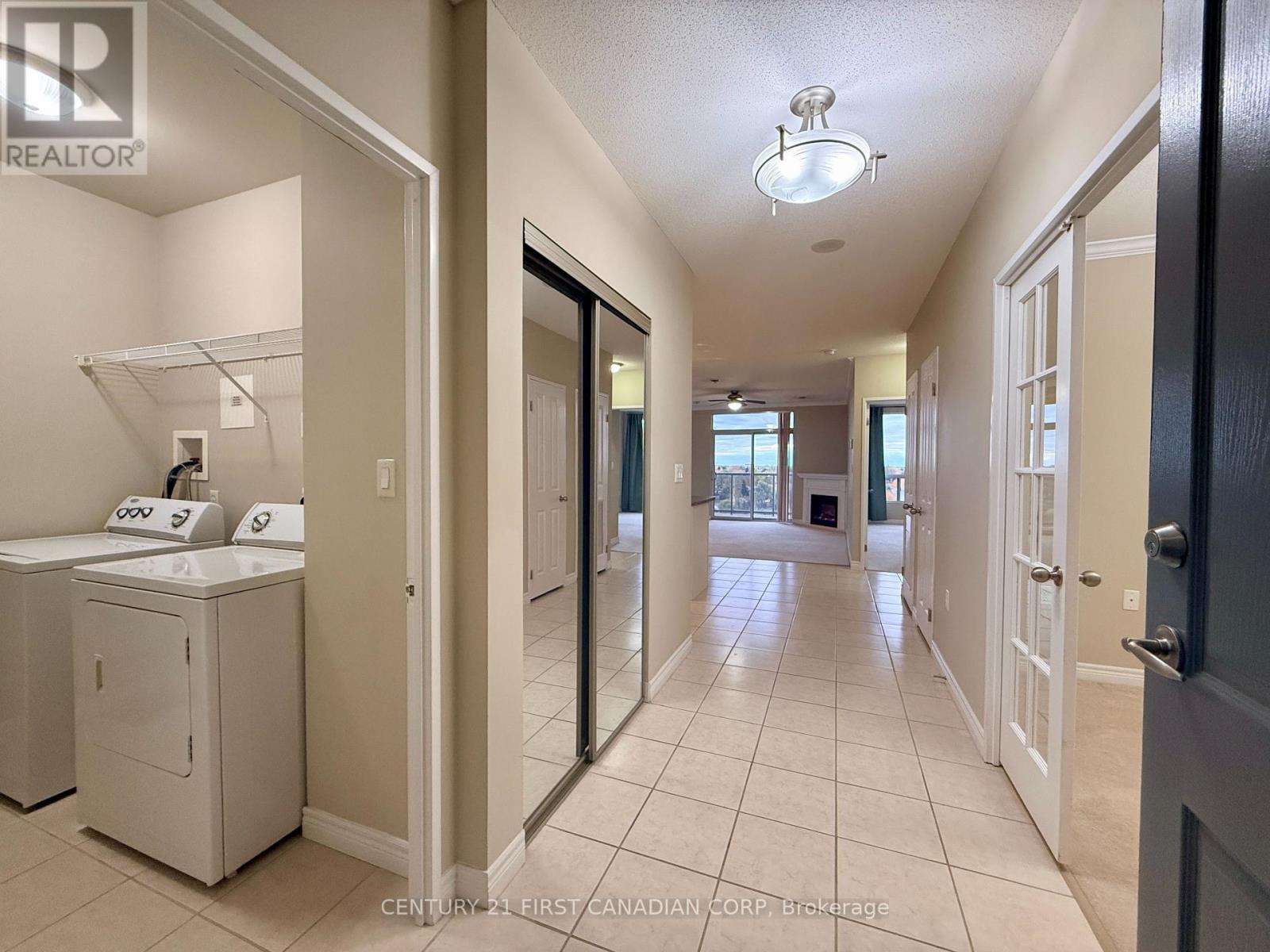 1109 - 353 Commissioners Road W, London South (South D), ON - Indoor Photo Showing Laundry Room