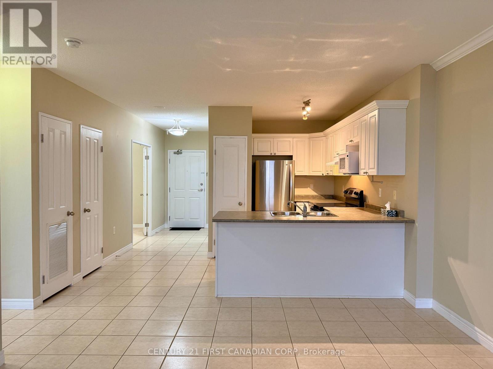 1109 - 353 Commissioners Road W, London South (South D), ON - Indoor Photo Showing Kitchen With Double Sink