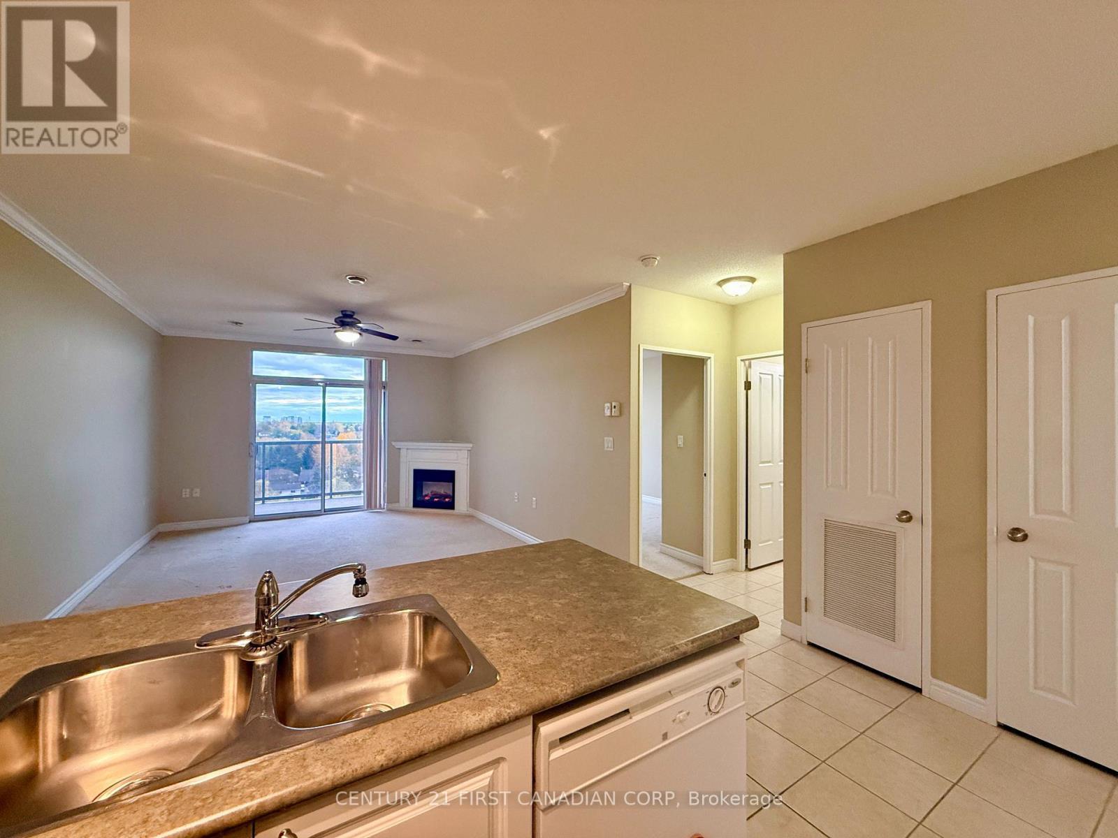 1109 - 353 Commissioners Road W, London South (South D), ON - Indoor Photo Showing Kitchen With Double Sink