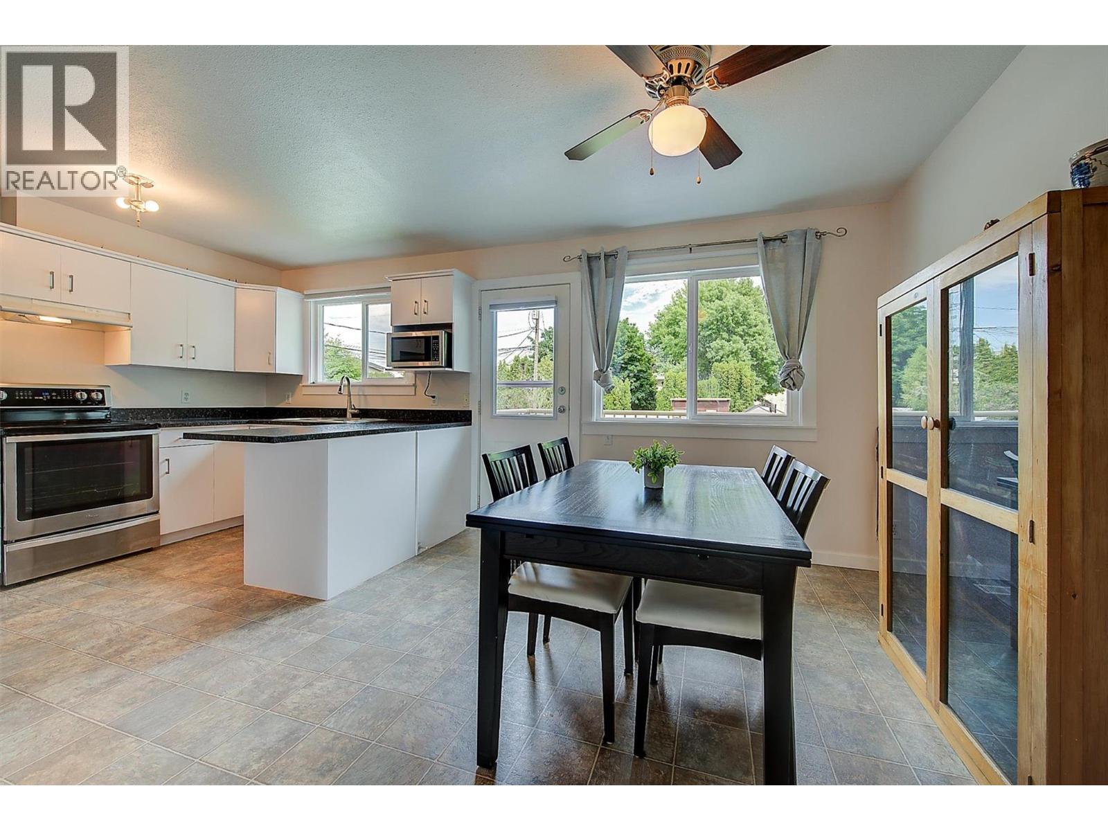 2745 Cameron Road, West Kelowna, BC - Indoor