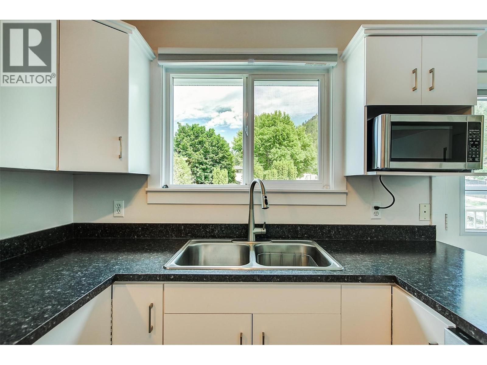 2745 Cameron Road, West Kelowna, BC - Indoor Photo Showing Kitchen With Double Sink