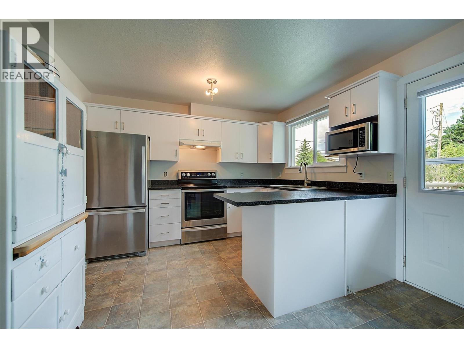 2745 Cameron Road, West Kelowna, BC - Indoor Photo Showing Kitchen With Stainless Steel Kitchen