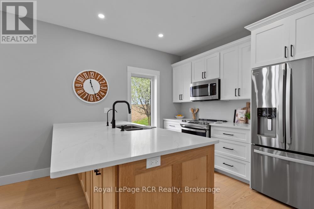 13 Jonathan Crescent, South Bruce, ON - Indoor Photo Showing Kitchen With Double Sink With Upgraded Kitchen