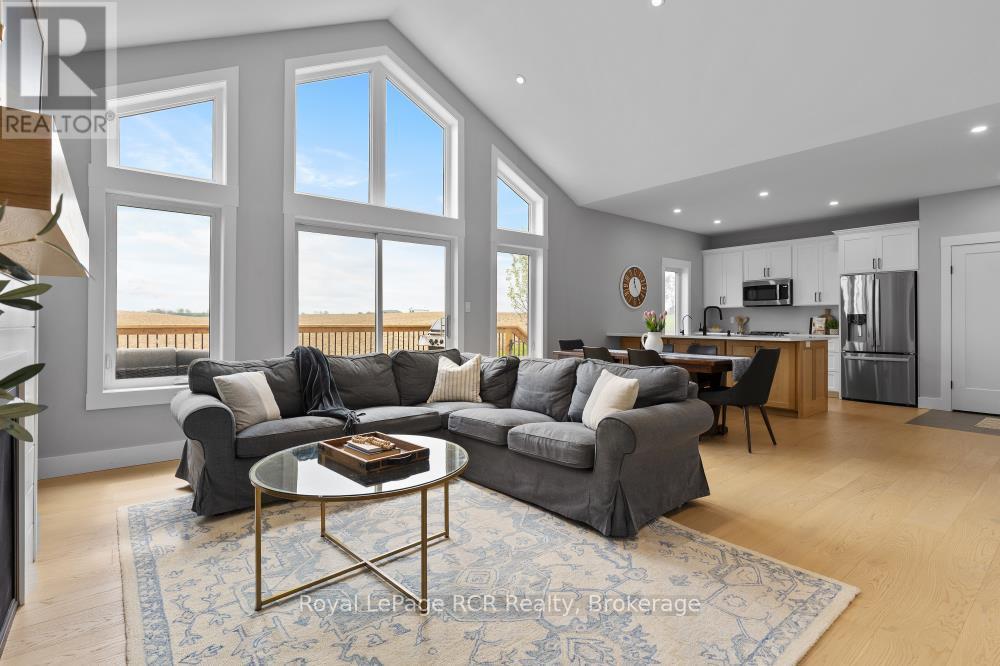 13 Jonathan Crescent, South Bruce, ON - Indoor Photo Showing Living Room