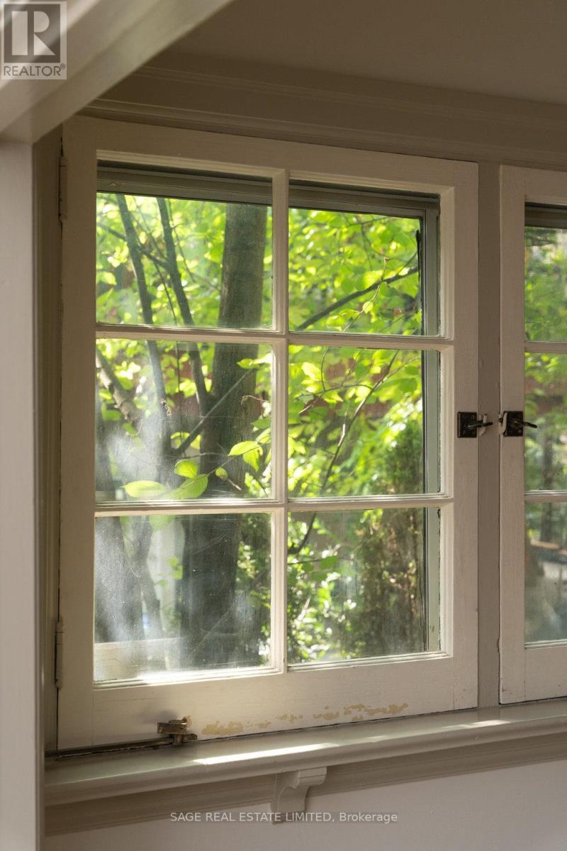 36 Mountwood Avenue, Hamilton, ON - Indoor Photo Showing Other Room