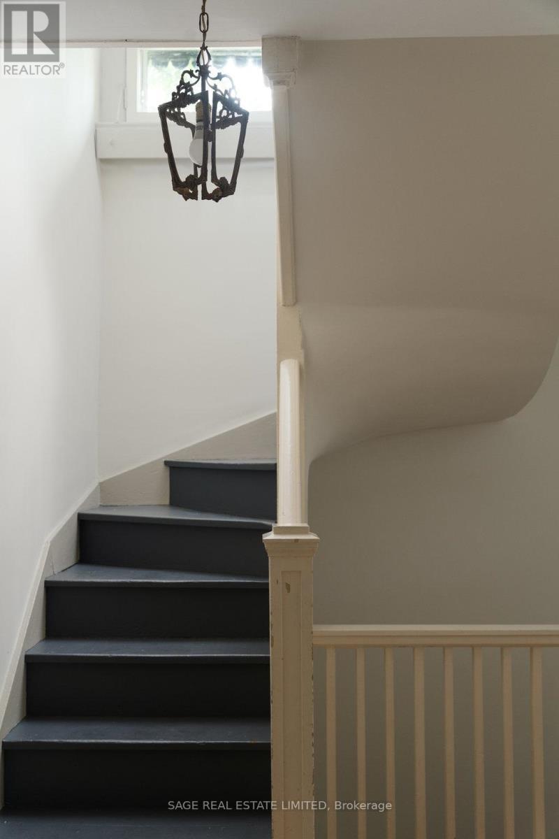 36 Mountwood Avenue, Hamilton, ON - Indoor Photo Showing Other Room