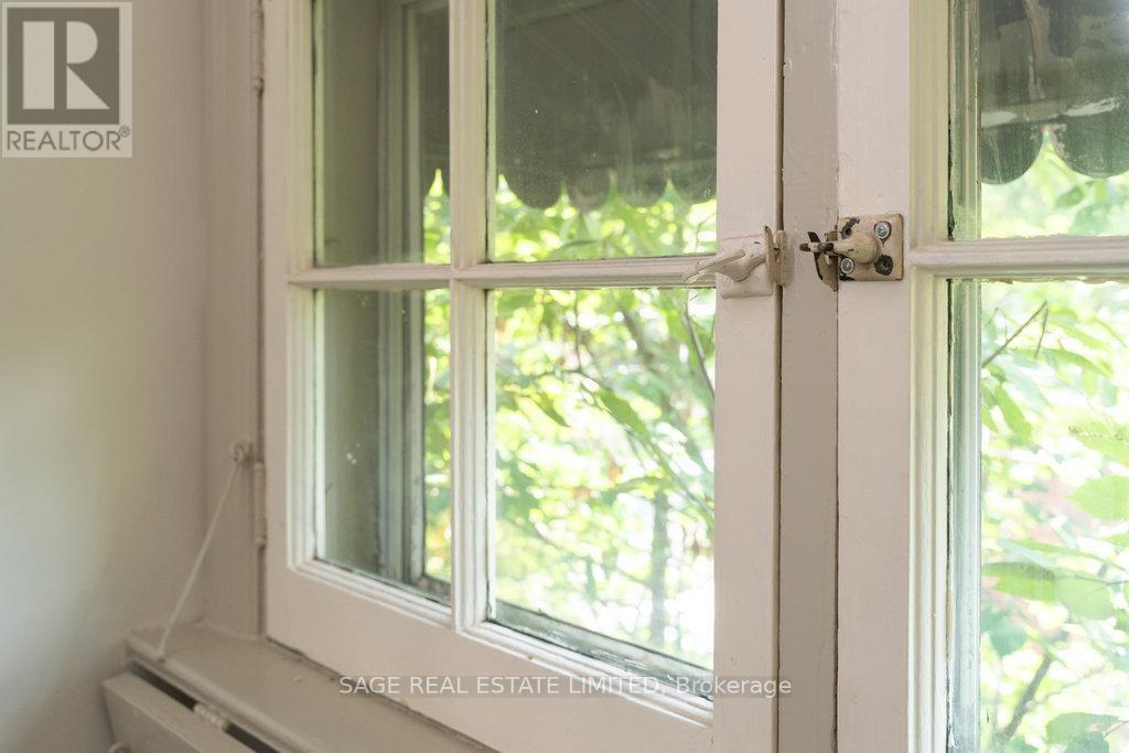 36 Mountwood Avenue, Hamilton, ON - Indoor Photo Showing Other Room
