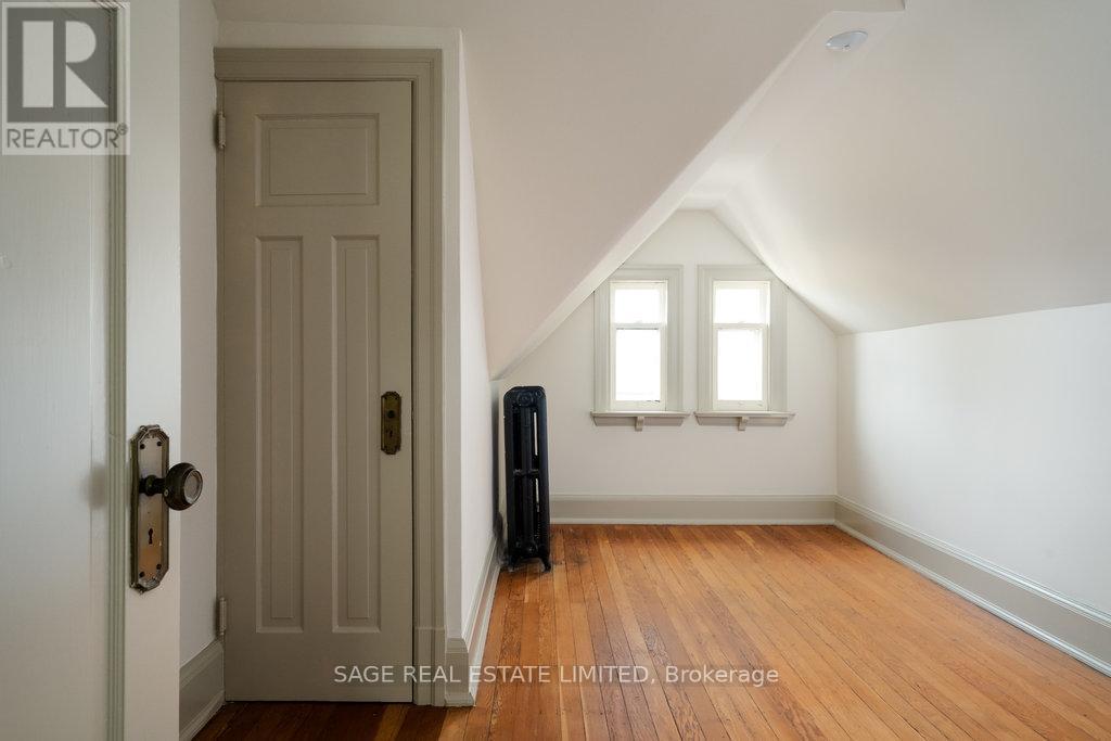 36 Mountwood Avenue, Hamilton, ON - Indoor Photo Showing Other Room