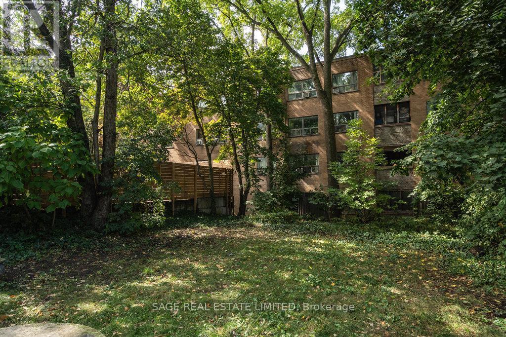 36 Mountwood Avenue, Hamilton, ON - Outdoor