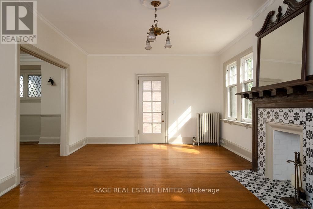 36 Mountwood Avenue, Hamilton, ON - Indoor With Fireplace