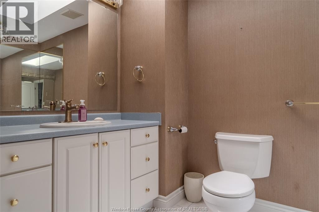 171 Sparling Dr, Lakeshore, ON - Indoor Photo Showing Bathroom