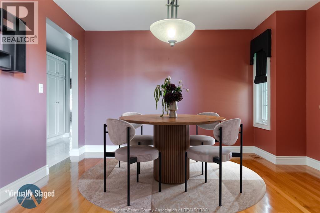 171 Sparling Dr, Lakeshore, ON - Indoor Photo Showing Dining Room