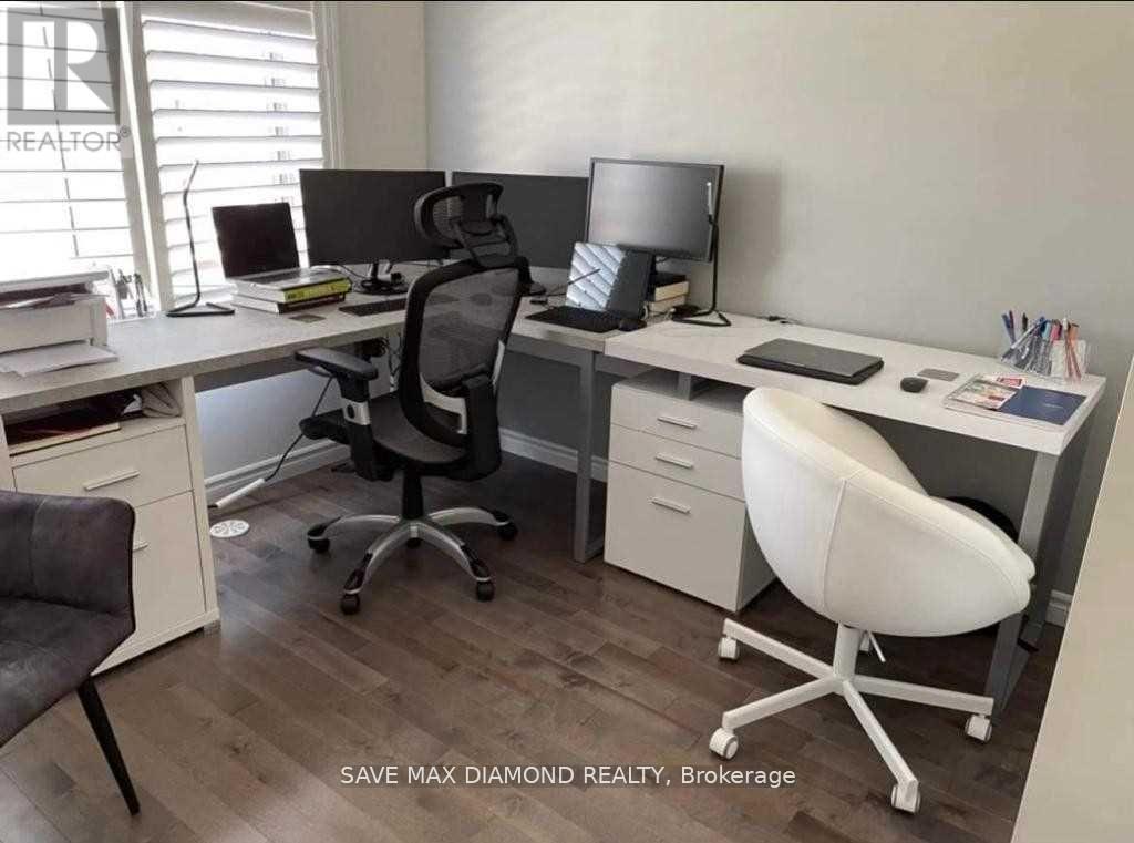 10 Minlow Way, Aurora, ON - Indoor Photo Showing Office