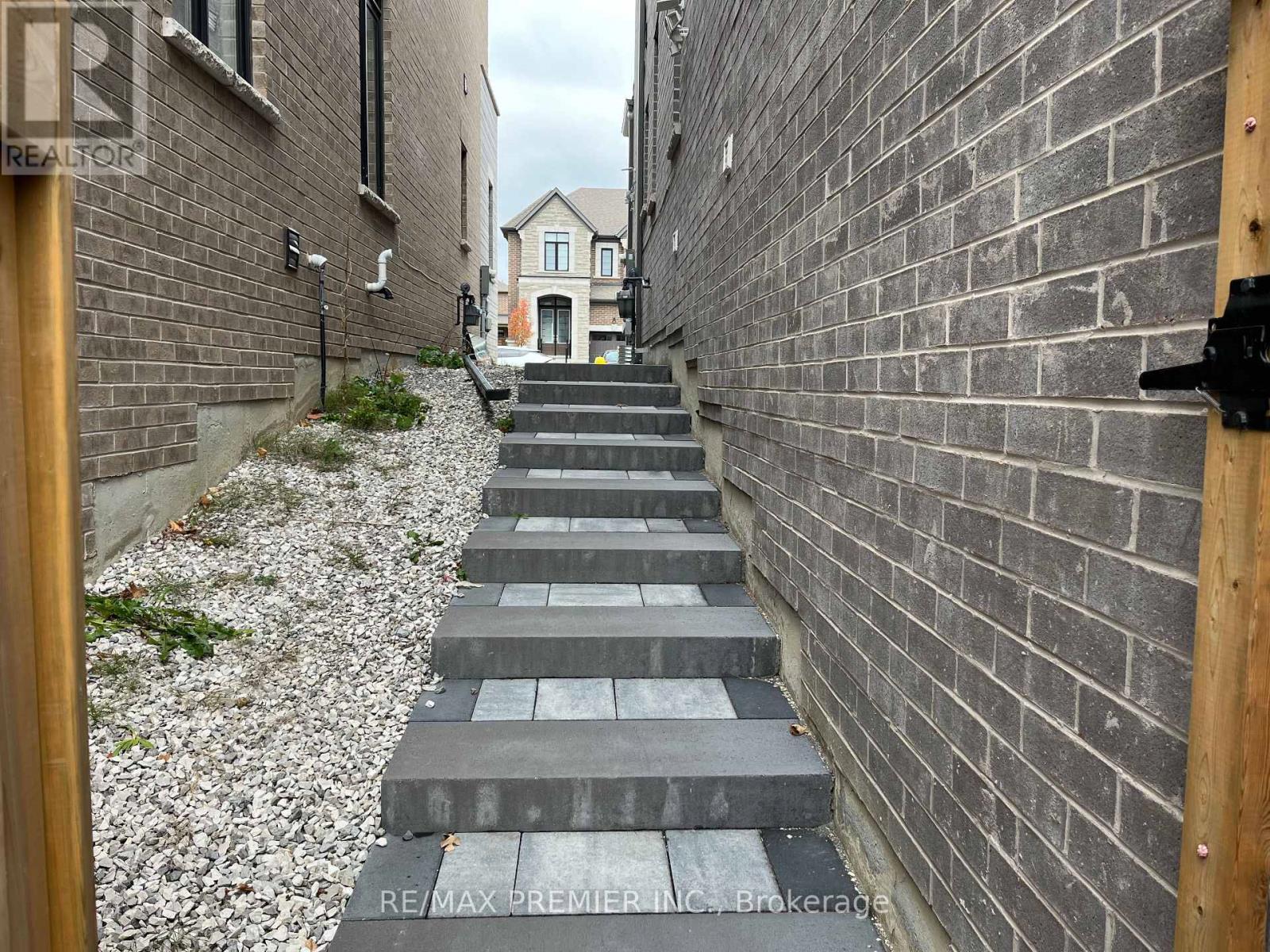 Bsmt - 109 Alistair Crescent, Vaughan, ON