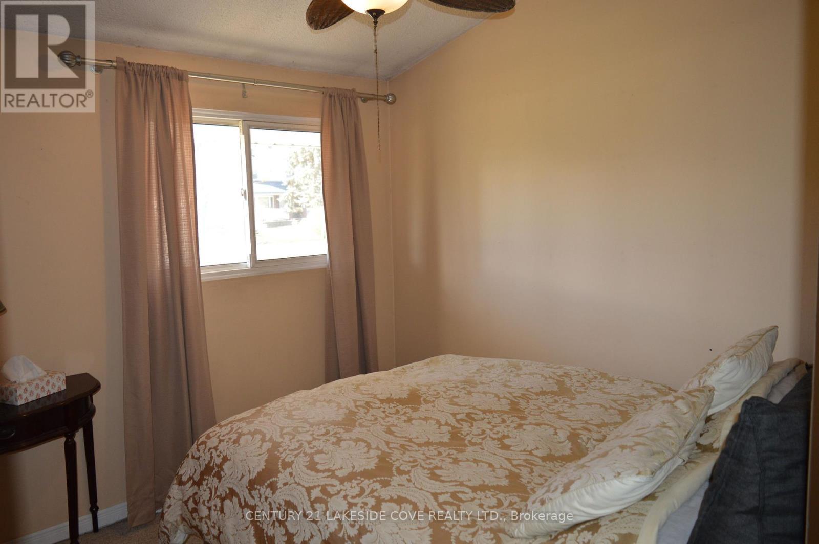 21 Turtle Path, Ramara, ON - Indoor Photo Showing Bedroom