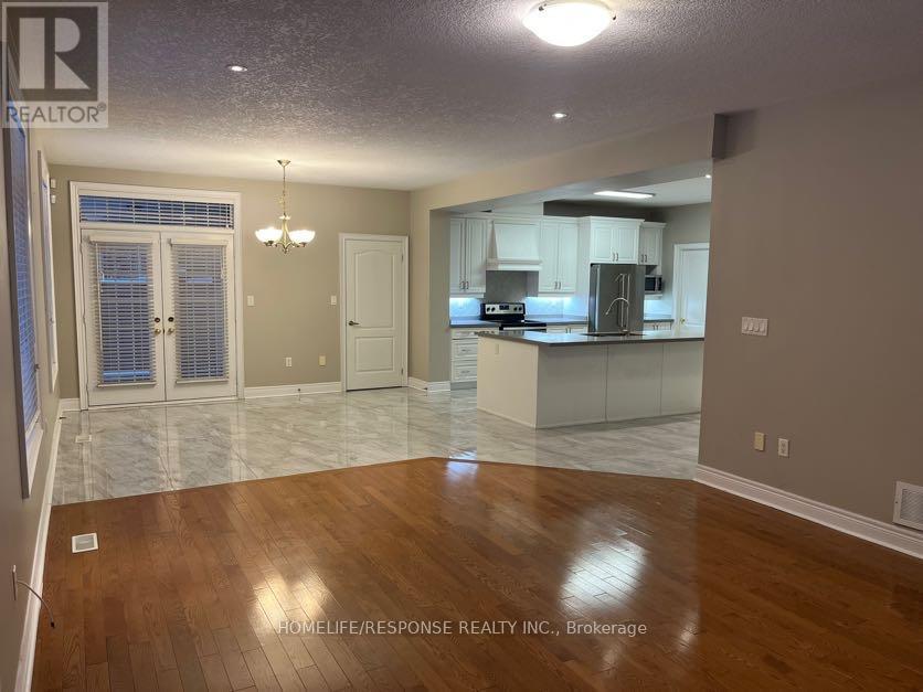 Upper Level - 2 Mcnutt Street, Brampton, ON - Indoor Photo Showing Kitchen