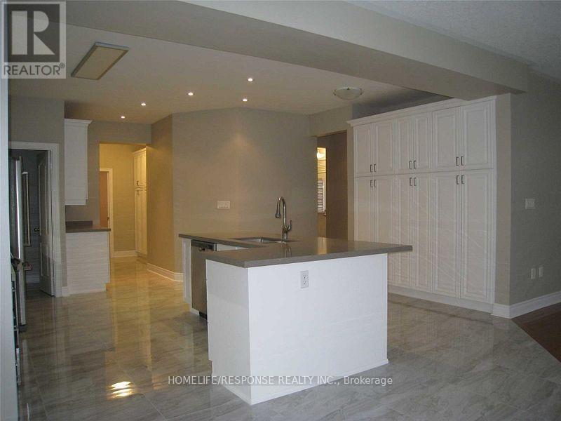 Upper Level - 2 Mcnutt Street, Brampton, ON - Indoor Photo Showing Kitchen