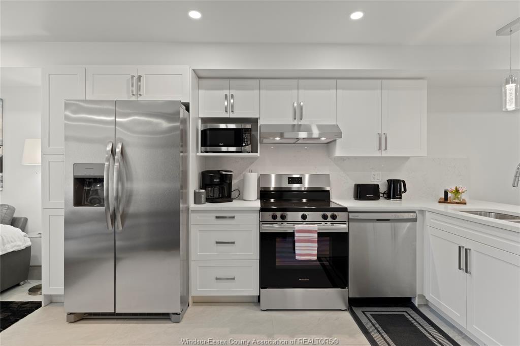 2-171 Robson Road, Leamington, ON