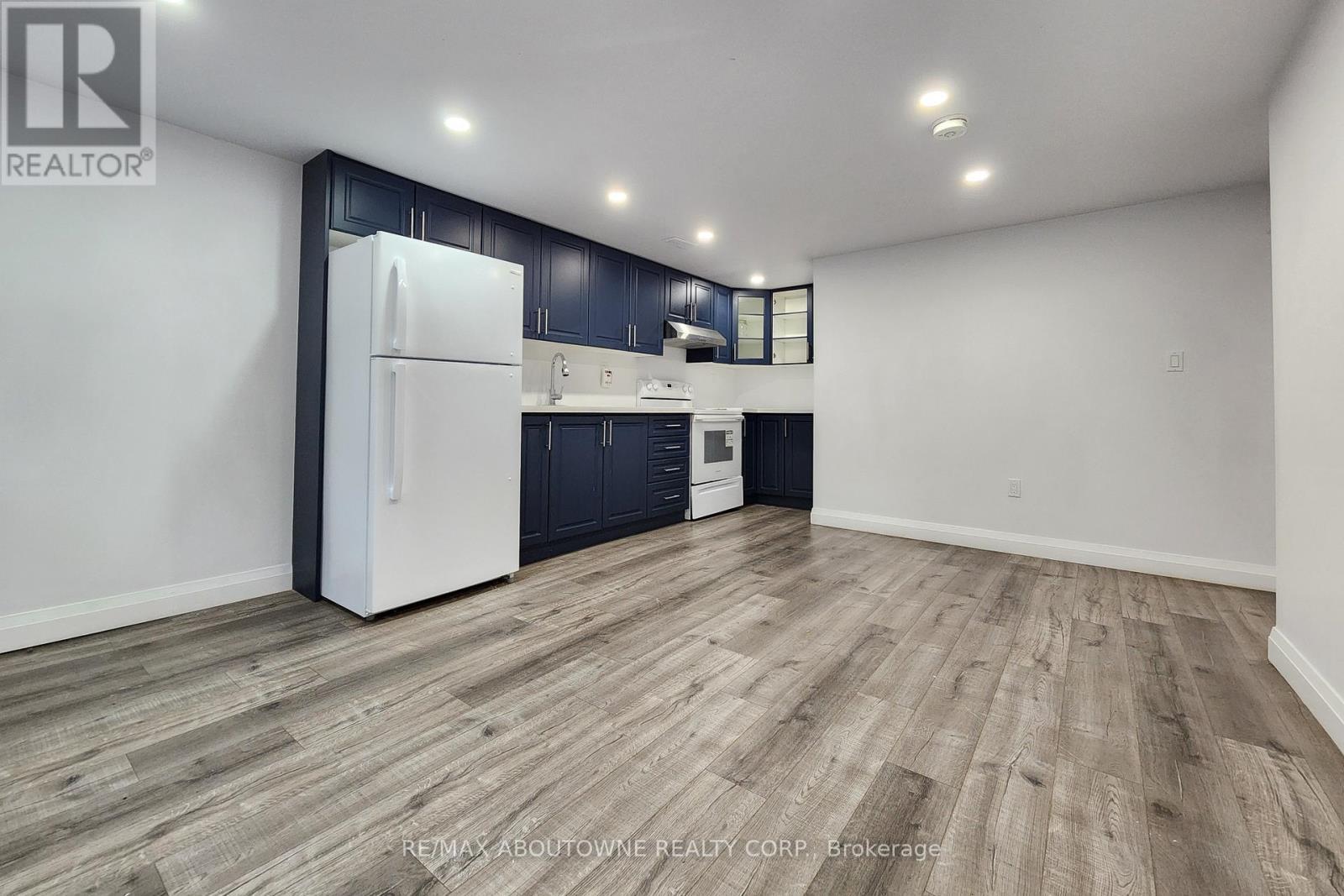 12 Ramsey Crescent, Hamilton, ON - Indoor