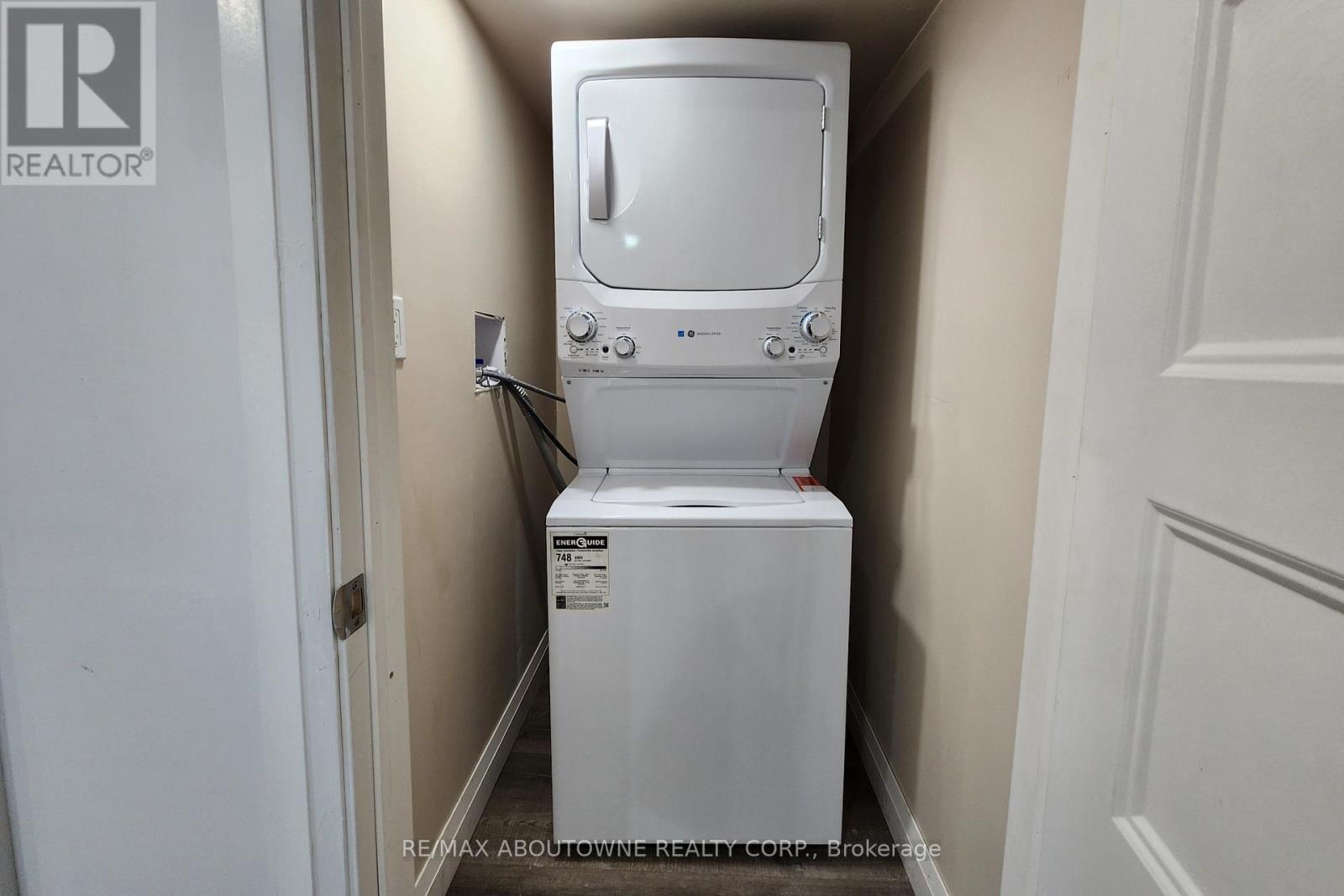 12 Ramsey Crescent, Hamilton, ON - Indoor Photo Showing Laundry Room