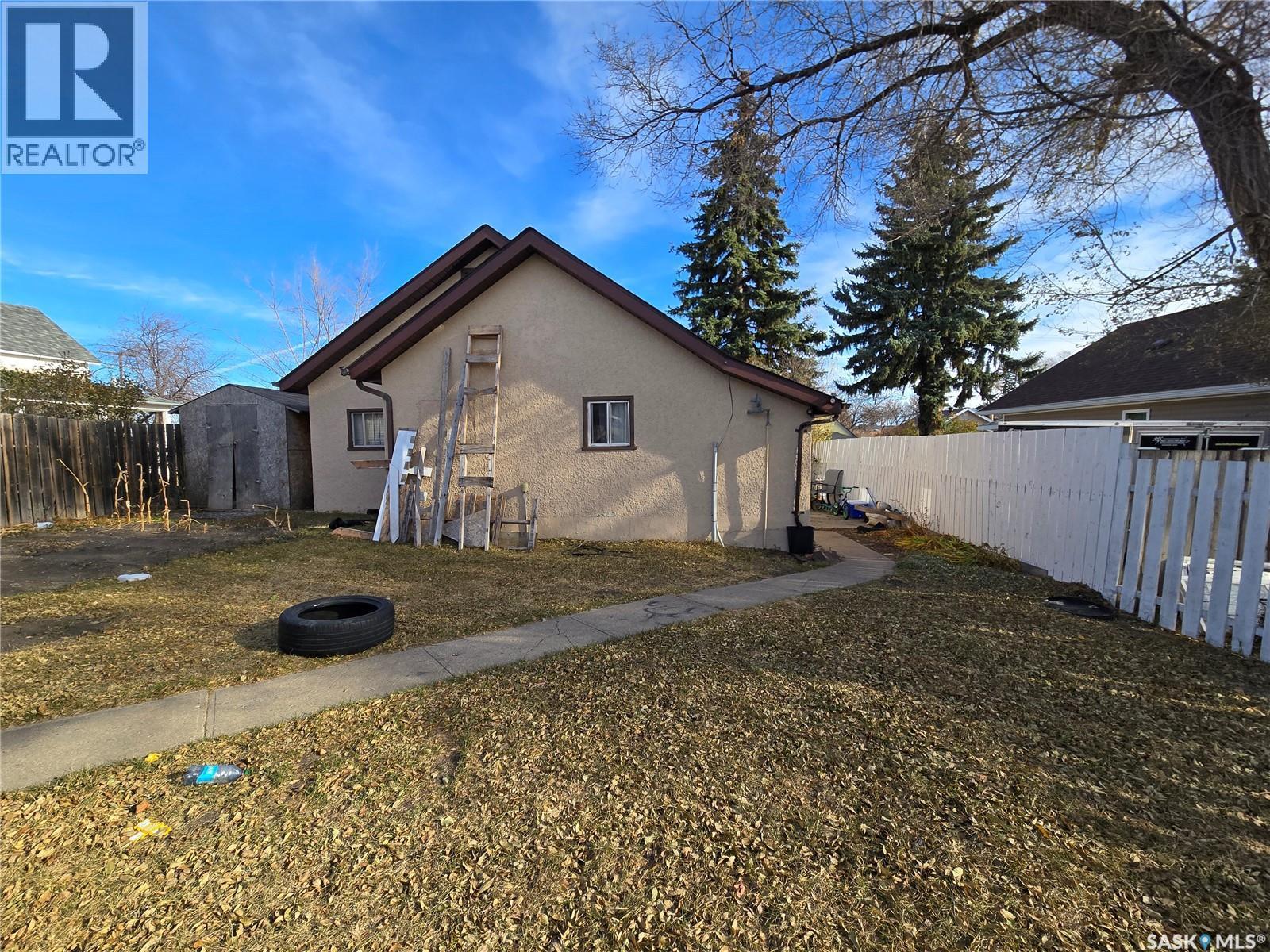 96 7Th Avenue Ne, Swift Current, SK - Outdoor