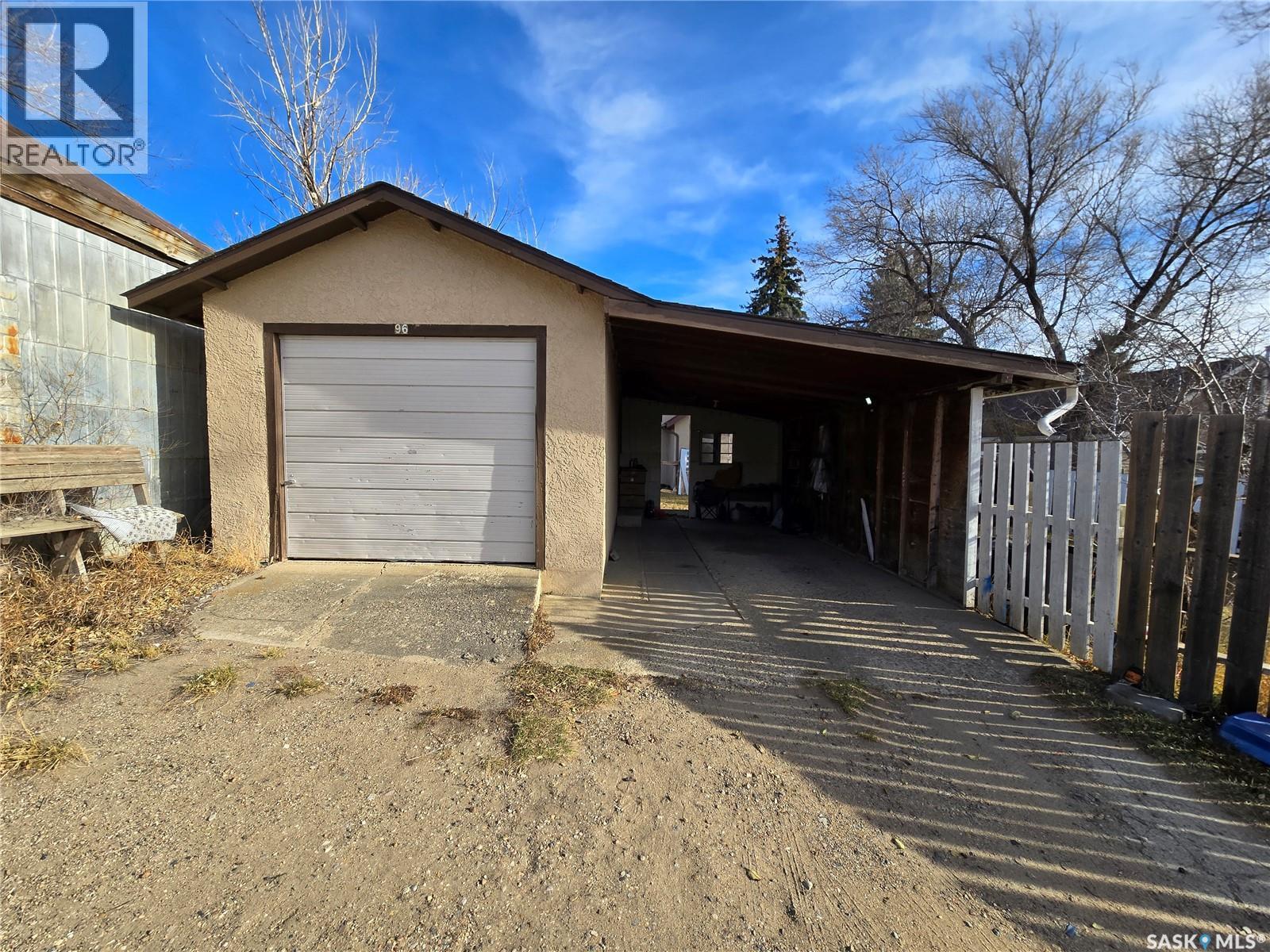 96 7Th Avenue Ne, Swift Current, SK - Outdoor