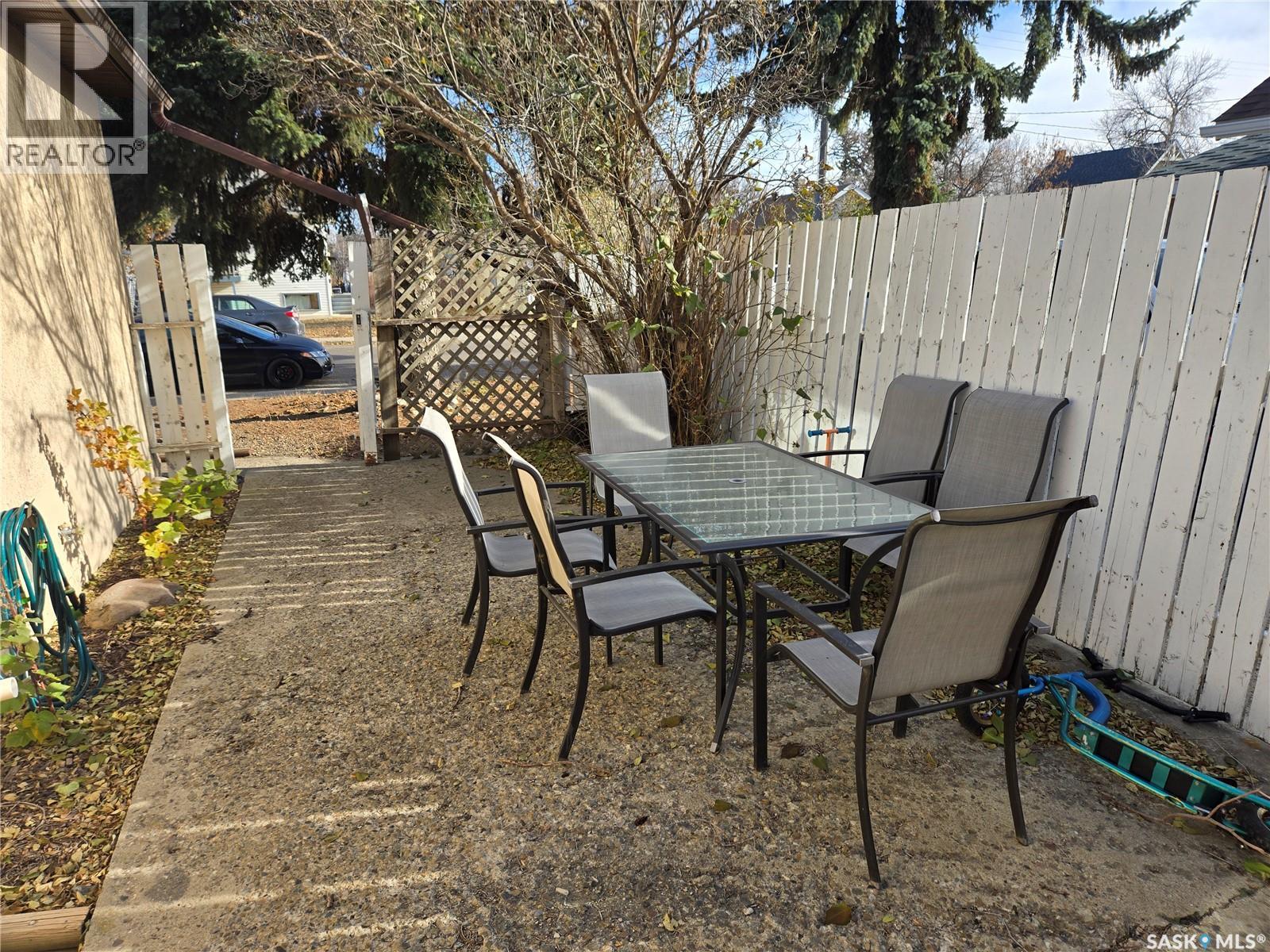 96 7Th Avenue Ne, Swift Current, SK - Outdoor With Deck Patio Veranda