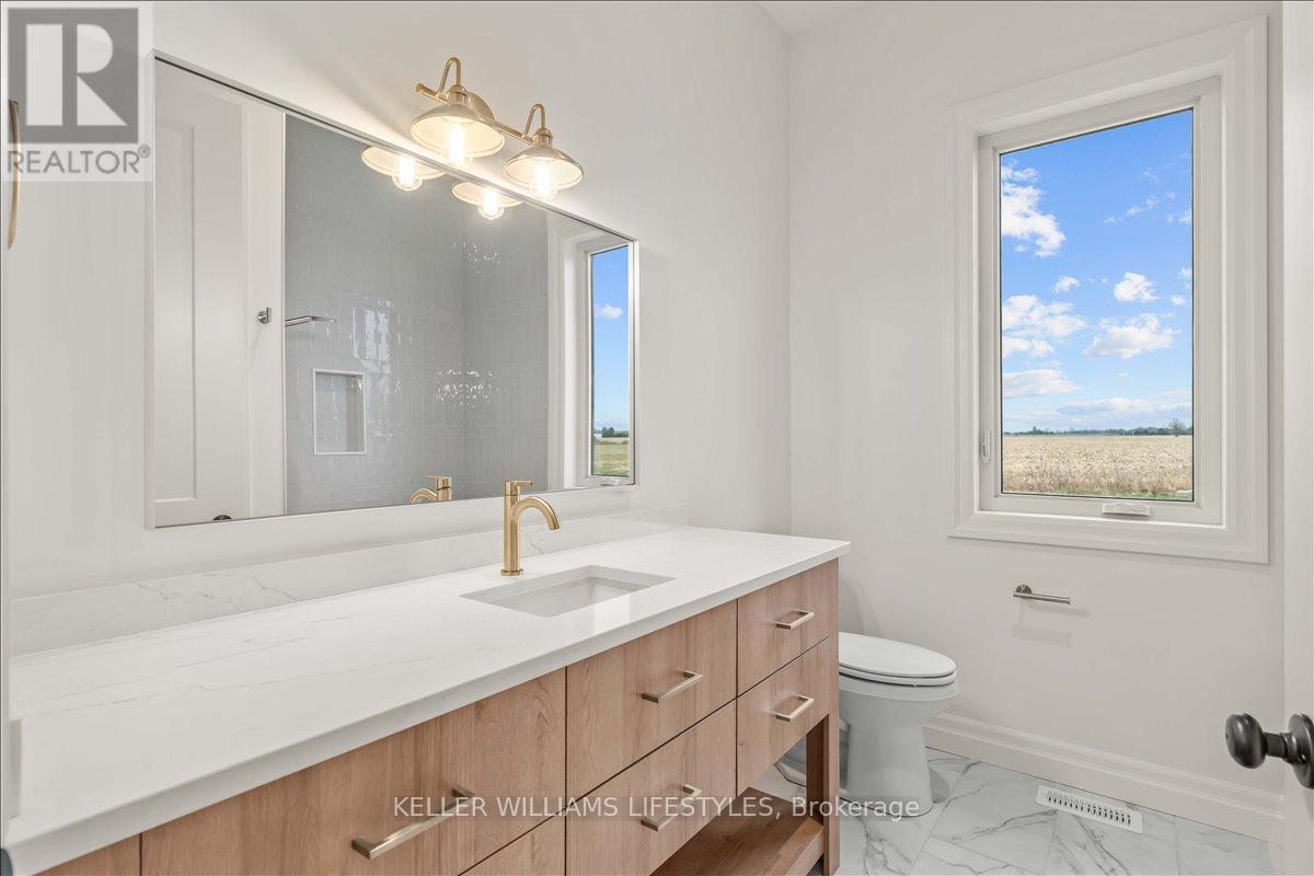 126 Fraser Crescent, Lambton Shores (Forest), ON - Indoor Photo Showing Bathroom